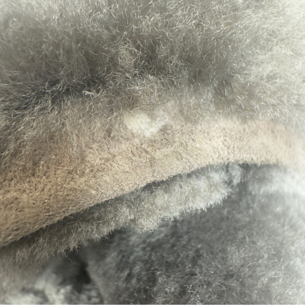 UGG Abela cris-cross grey furry sheepskin fluffy slippers sz 7 EUC - Picture 14 of 16